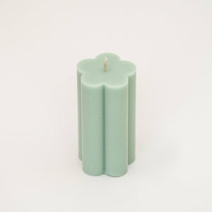 Daisy Pillar Candle